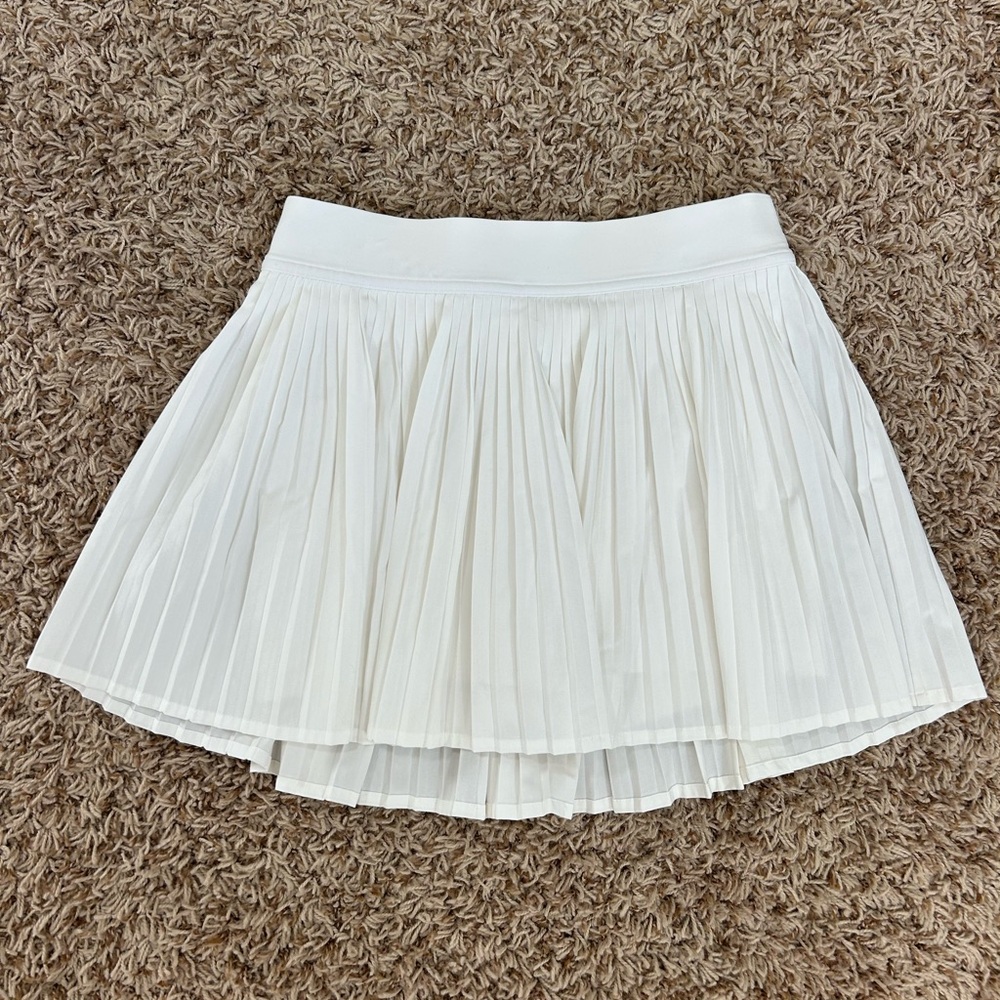 Lululemon White Mini Pleated Tennis Skirt Size 4!